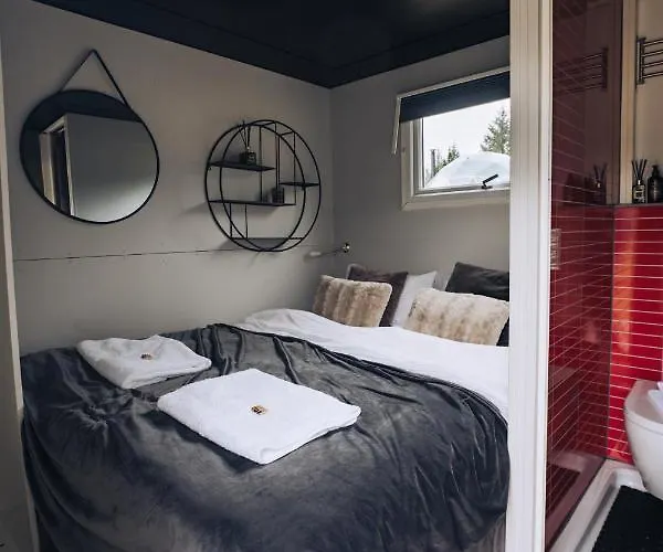 Golden Circle Truck Hotel
